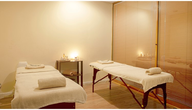 Zeus Essence Ramada Athens  (ex Ramada Athens Attica Riviera), Афины